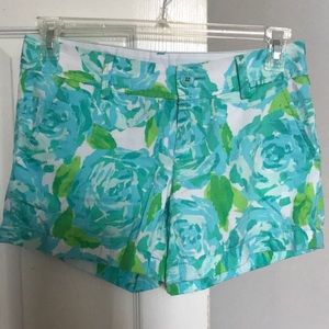 Lilly Pulitzer Floral “The Callahan Short” Size 2